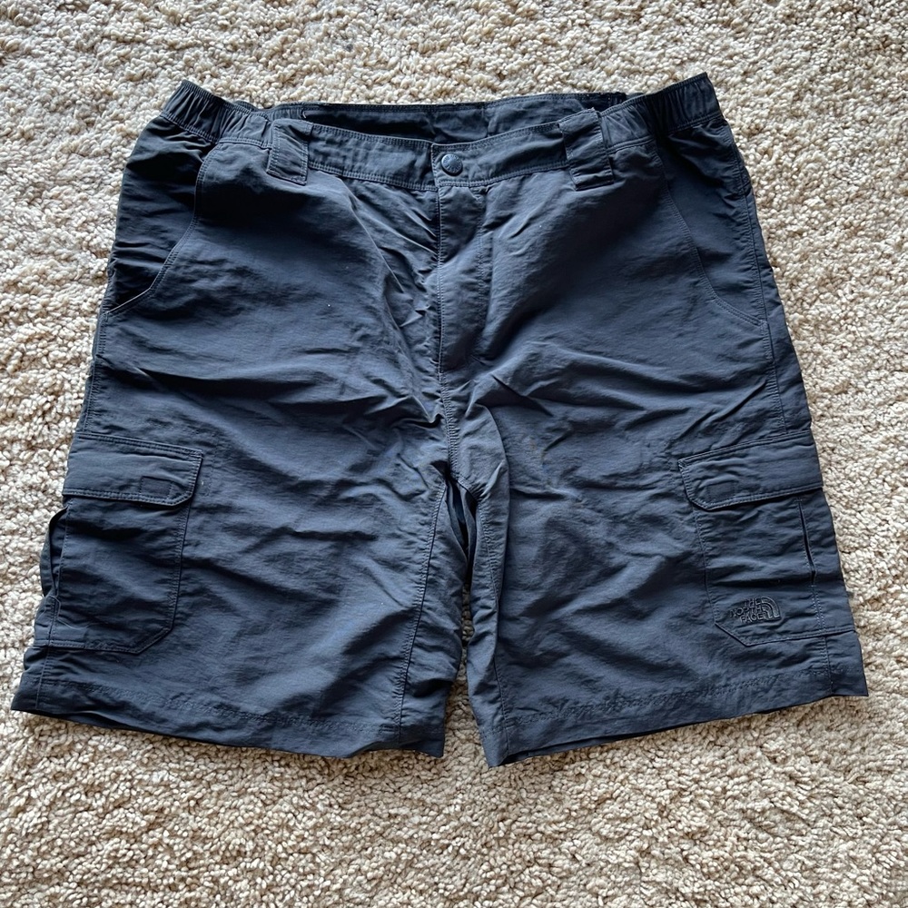 North Face Hiking Cargo Shorts - Large